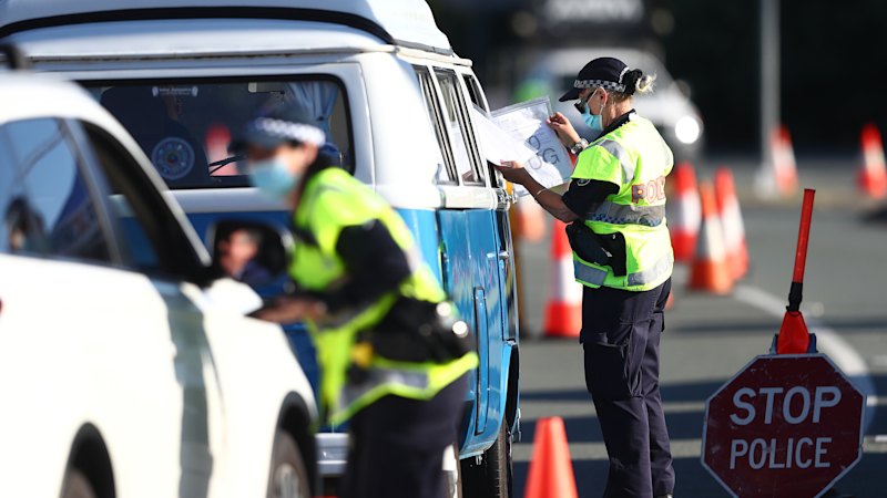 Clock ticking for Qld police to join Clive Palmer’s anti-vaxxer class action