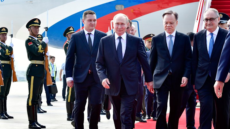 Australia news LIVE: Putin holds ‘detailed’ talks with Xi in China; Israel claims death of Hamas spokesperson; Dezi Freeman manhunt continues