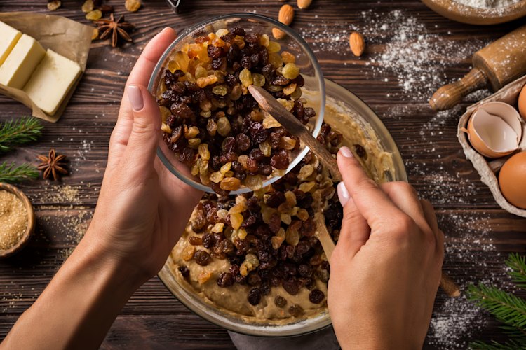 Today’s the day to make your Christmas cake or pudding.