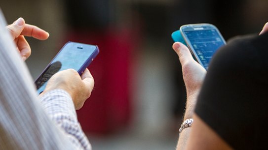 Mobile phone plan costs tipped to soar amid 5G ban on Chinese companies