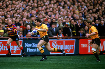 David Campese of the Wallabies makes a break during the Australia v New Zealand semi-final match in the 1991 Rugby Union World Cup.