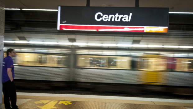 A new ticketing trial at Brisbane's Central Station has led to some complaints about Go Cards not being read properly.
