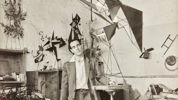 Robert Klippel in his Potts Point workshop in 1957.
