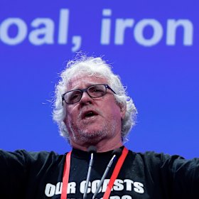 Maritime Union of Australia national secretary Paddy Crumlin speaks at a Labor Party conference in 2018.