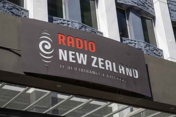 The head of New Zealand’s public radio station apologised for publishing “pro-Kremlin garbage” on its website.