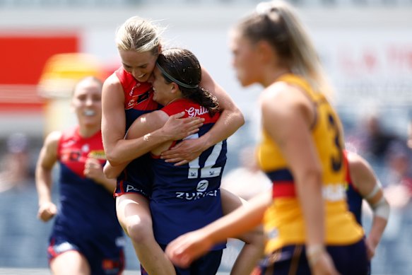 Megan Fitzsimon e Ryleigh Wotherspoon.