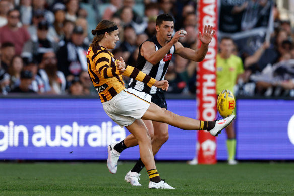 Jack Ginnivan goals as Scott Pendlebury tries to spoil.