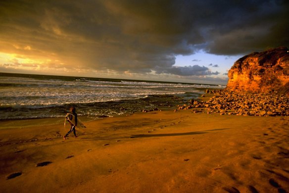 Bells Beach lights up during the 1999 Ripcurl Pro.