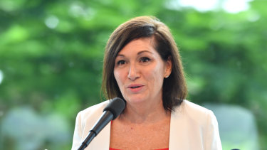 Environment Minister Leeanne Enoch announces Queensland's Climate Change Week will include planning sessions from An Inconvenient Truth speaker Al Gore.