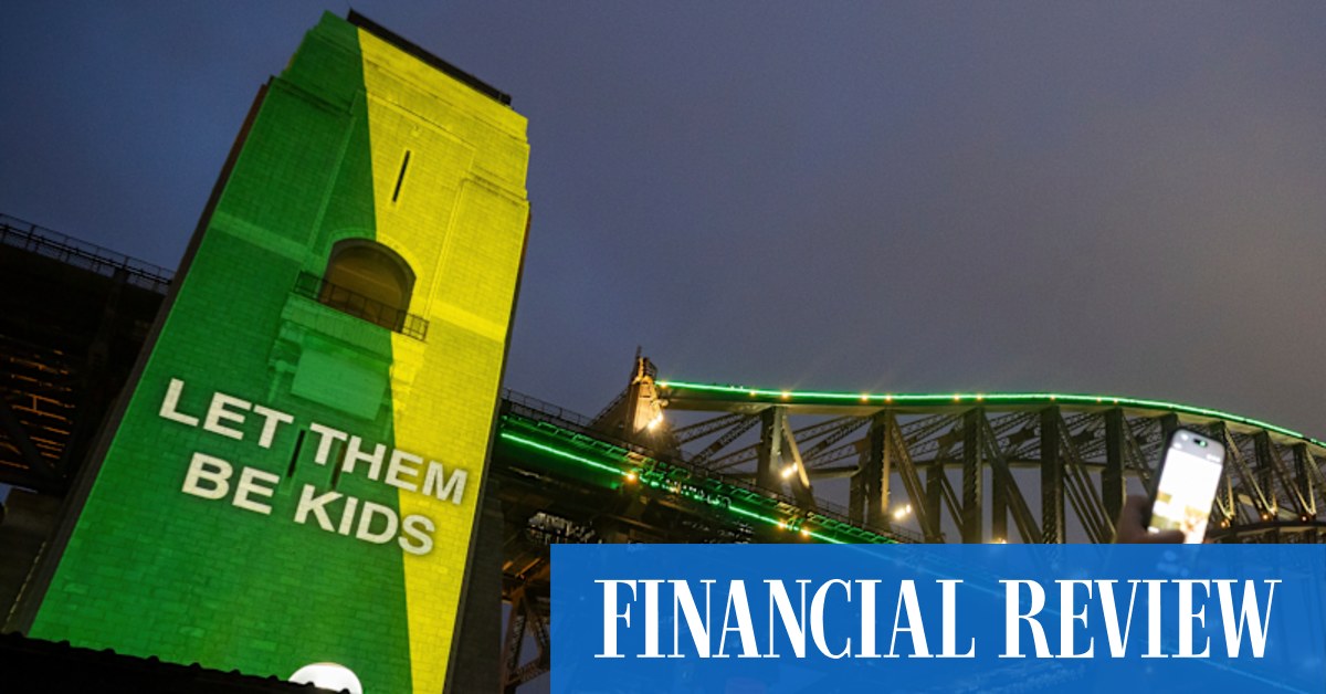 The secret costs of Sydney Harbour Bridge ‘propaganda’