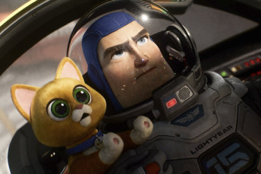Buzz Lightyear (voiced by Chris Evans) and  Sox (Peter Sohn) are trying to find their way home after being trapped on another planet in Lightyear.