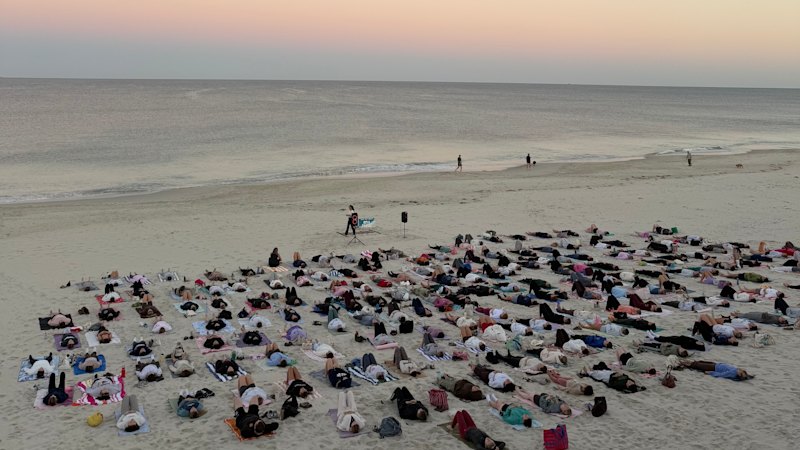 How many people recreating on a beach is too many? This Perth council says 30 is the limit.