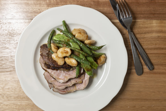 Pork neck with beans and bagna cauda.