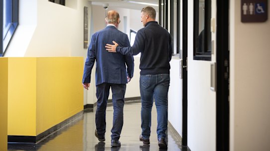 Damien Hardwick leaves his last Richmond press conference.