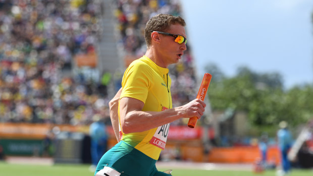Steve Solomon running in the 4 x 400 metres relay.