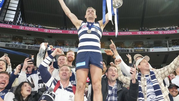 Joel Selwood with the 2022 premiership cup.