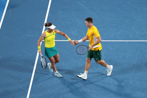 Sam Stosur and John Peers won the mixed doubles and secured a tie for Australia, beating Spain in the group standing.