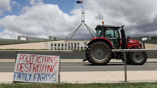 Convoy to Canberra to protest the Murray Darling Basin Plan, on the front lawn of Parliament House.