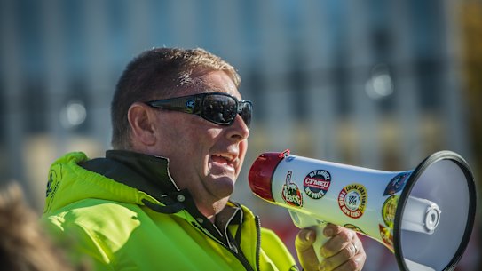 Construction industry groups call for crackdown on rogue tradies