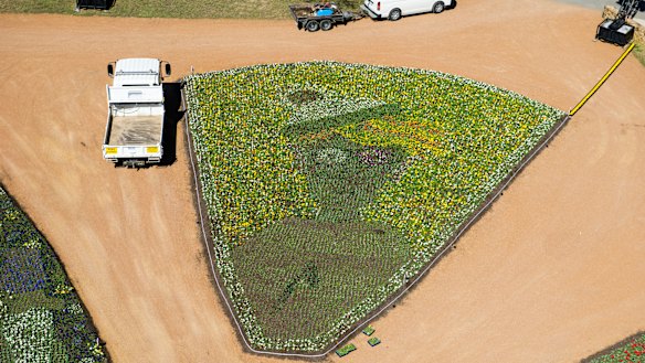 Floriade workers put the finishing touches. 