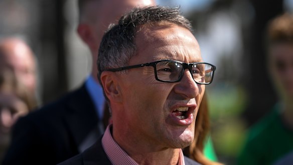 Australian Greens leader Richard Di Natale says the Morrison government should offer a safe haven to 19,000 Hong Kong residents in Australia. 