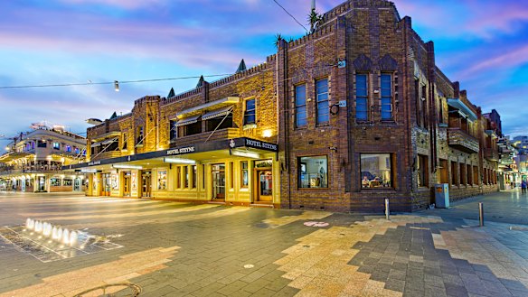 Manly's Hotel Steyne.