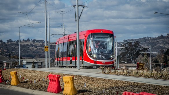 Canberra’s light rail has commenced daytime testing on Flemington Road in Gungahlin.