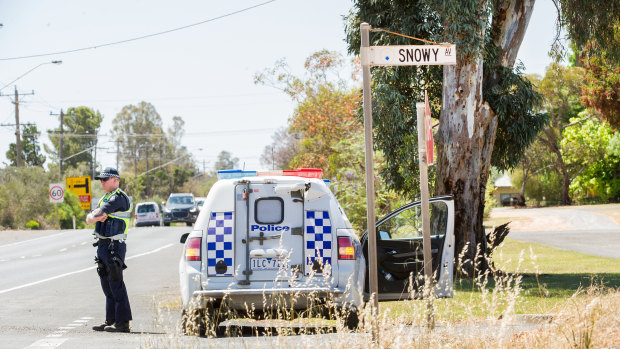 Sunraysia Daily Police at crime scene on Snowy Avenue, Red Cliffs.  
