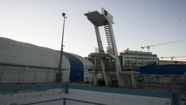 The only facility in the ACT with a deep enough pool for aquatic sports was at the Canberra Olympic Pool.