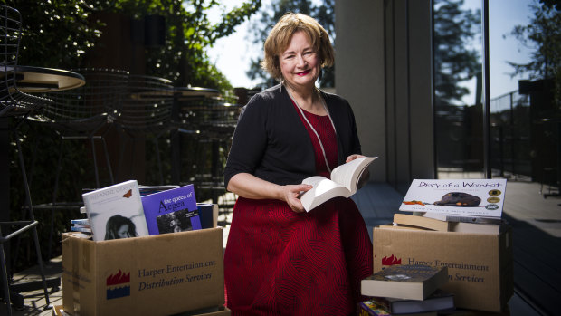 Australian author Jackie French is donating 200 books to a book drive for homes damaged by recent bushfires in Tathra.