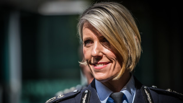 Assistant Commissioner Justine Saunders quits role as ACT chief police officer.