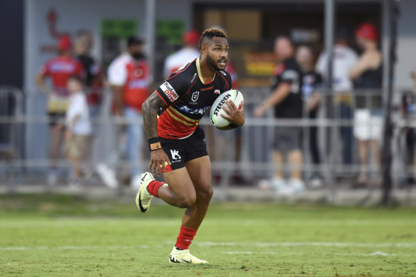 Hamiso Tabuai-Fidow in action for the Dolphins against the Dragons.