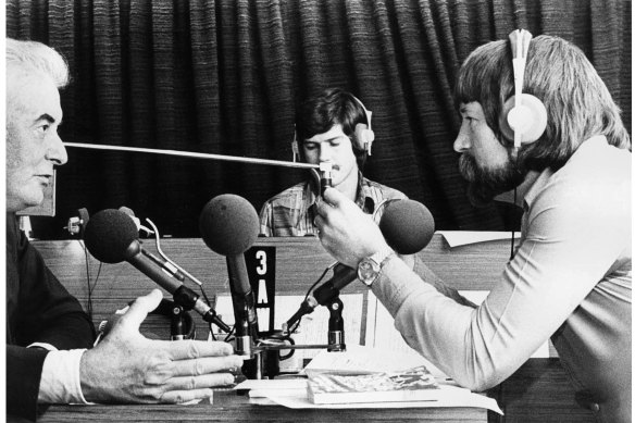 A younger Hinch interviewing Gough Whitlam.