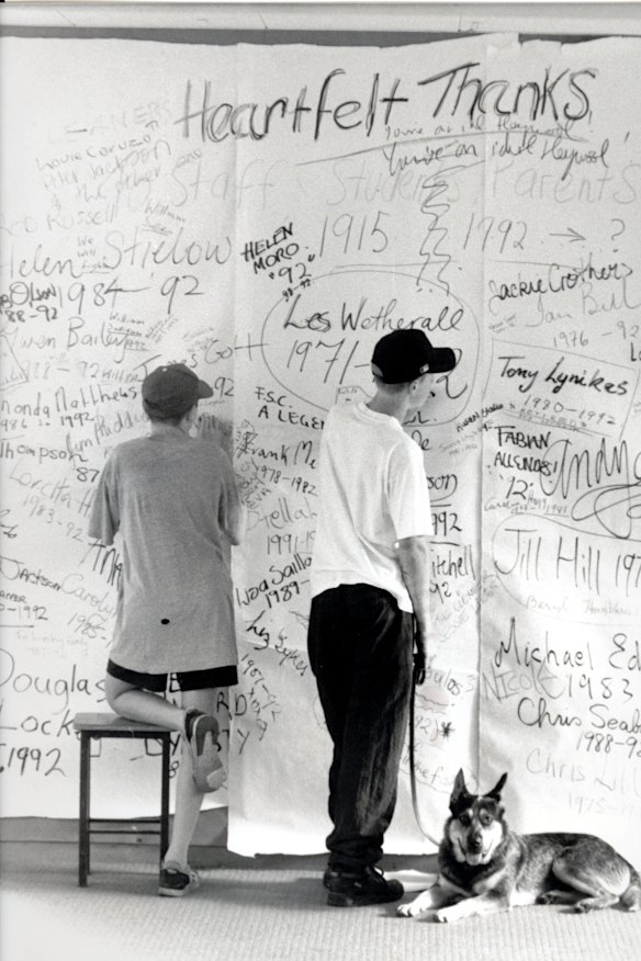Students jot down last messages before the closure of Fitzroy Secondary College in 1992