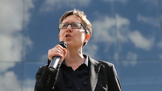 Sally McManus calls on Labor to rewrite industrial relations laws in government