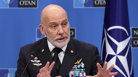 El presidente del comité militar de la OTAN, el almirante Giuseppe Cavo Dragone.