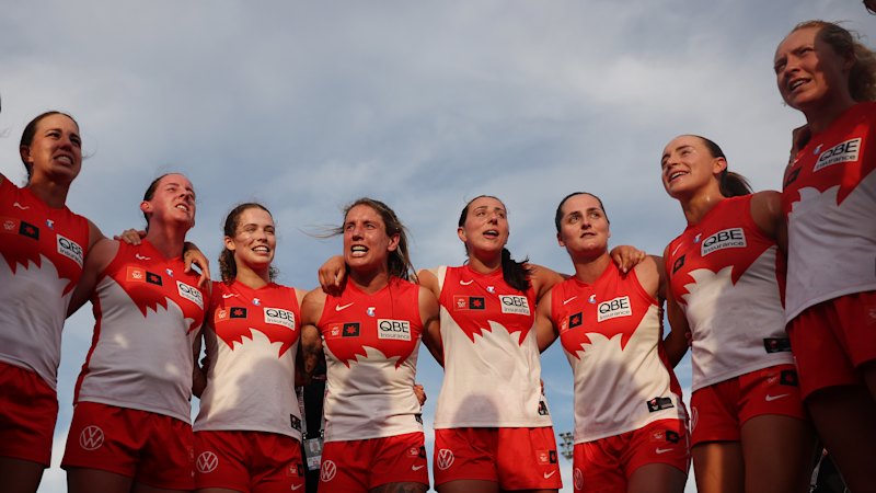 Molloy stars as Swans claim keys to the city in Sydney AFLW derby win