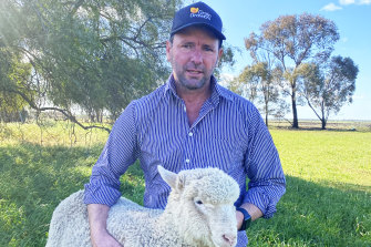 GrainGrowers Australia chairman Brett Hosking says the barley tariffs will cost Australian producers an estimated $2.5 billion over the next five years. 
  
