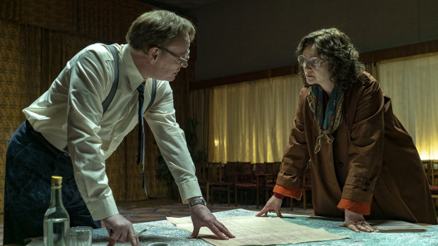 Jared Harris and Emily Watson in Chernobyl.