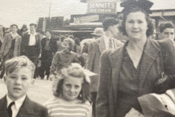 Brian Halfpenny and Helene Cohen with Brian’s mother Beatrice at the Royal Melbourne Show in 1948. 