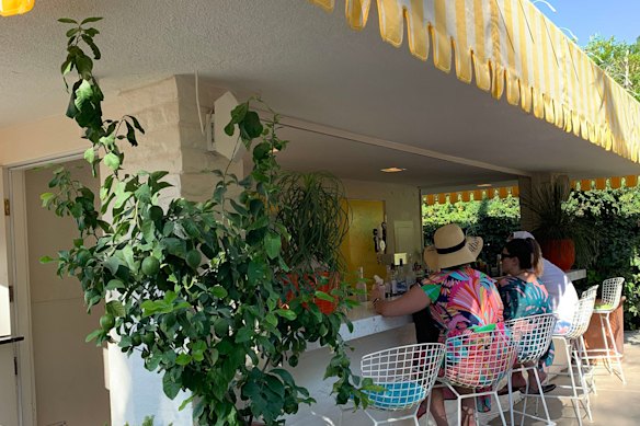 The lemonade stand bar.