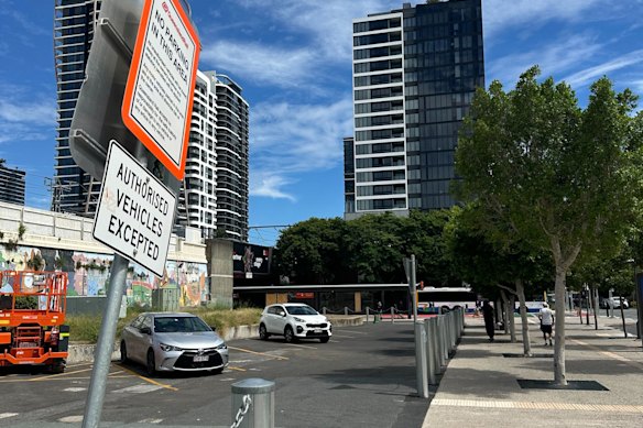 Instead of a pocket park, this Queensland Rail-owned land on the corner of Grey and Melbourne streets is a car park again.