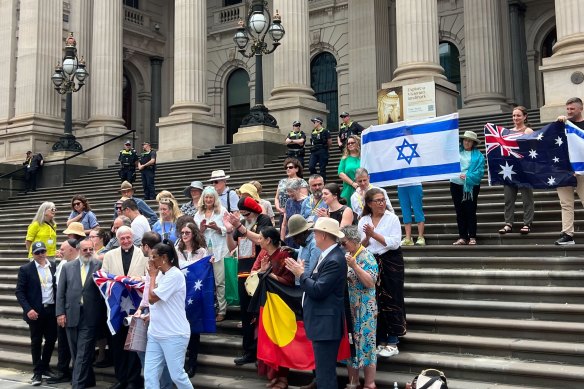Jewish, Christian and Indigenous groups gathered on the steps of Parliament on Friday to honour the legacy of Aboriginal activist William Cooper, who protested the Nazis’ persecution of Europe’s Jews in 1938.
