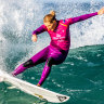 Gilmore, Fitzgibbons cruise into third round at J-Bay