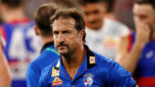 Luke Beveridge in a grim moment.