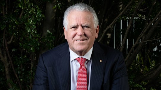 Dr Manny Pohl’s ECP Asset Management has sold its longstanding shares in Magellan. 