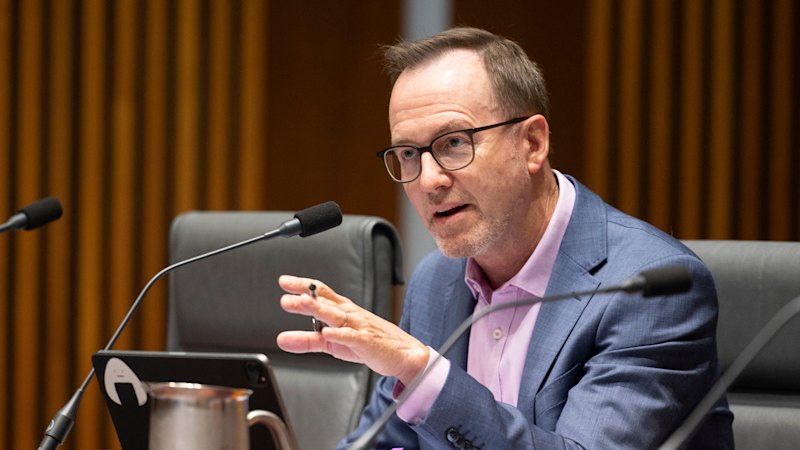 Tensions erupt over arrival of six Chinese nationals found wandering in remote Aboriginal community