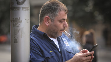 Smokers in the Bourke Street Mall will have go elsewhere if Melbourne City Council approves a ban at next week's meeting
