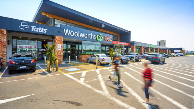 The Keysborough South shopping centre is anchored by a Woolworths supermarket with eight specialty shops.