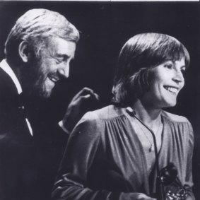 Helen Reddy in Nashville, 1973, accepting a Grammy for I Am Woman.